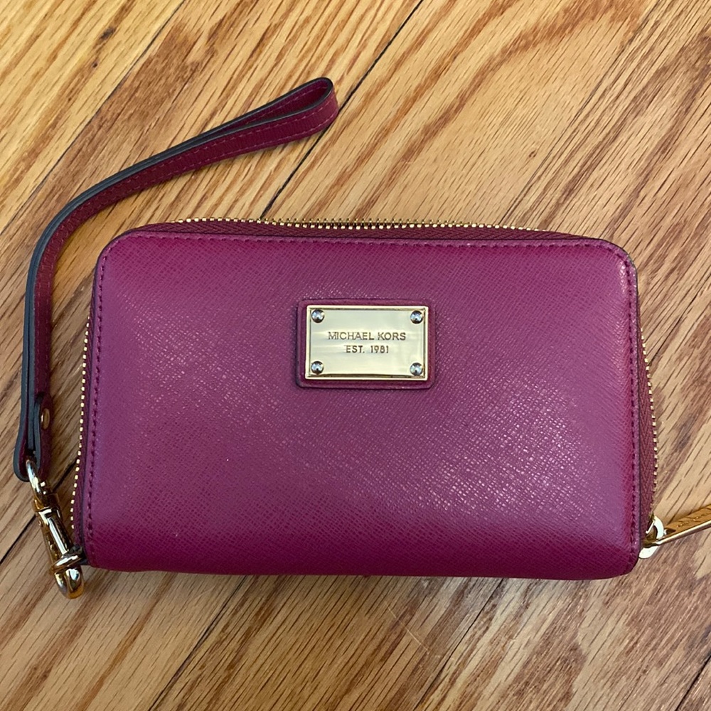 Michael Kors wristlet